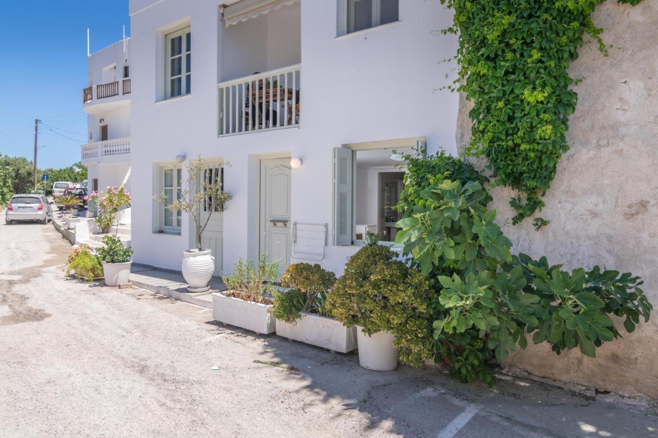 Areti'S Milos Guesthouses Adamantas  Exterior foto