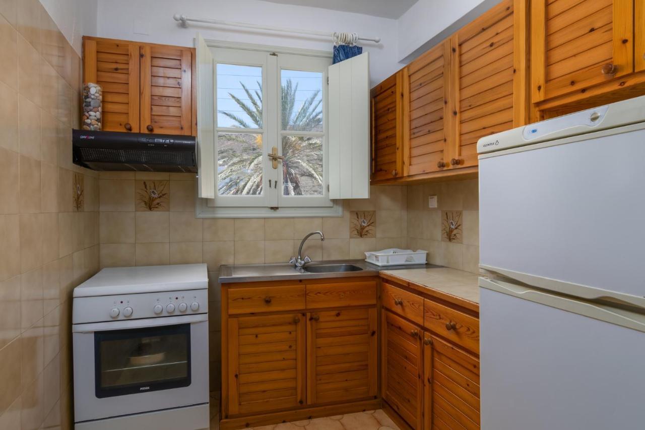Areti'S Milos Guesthouses Adamantas  Exterior foto