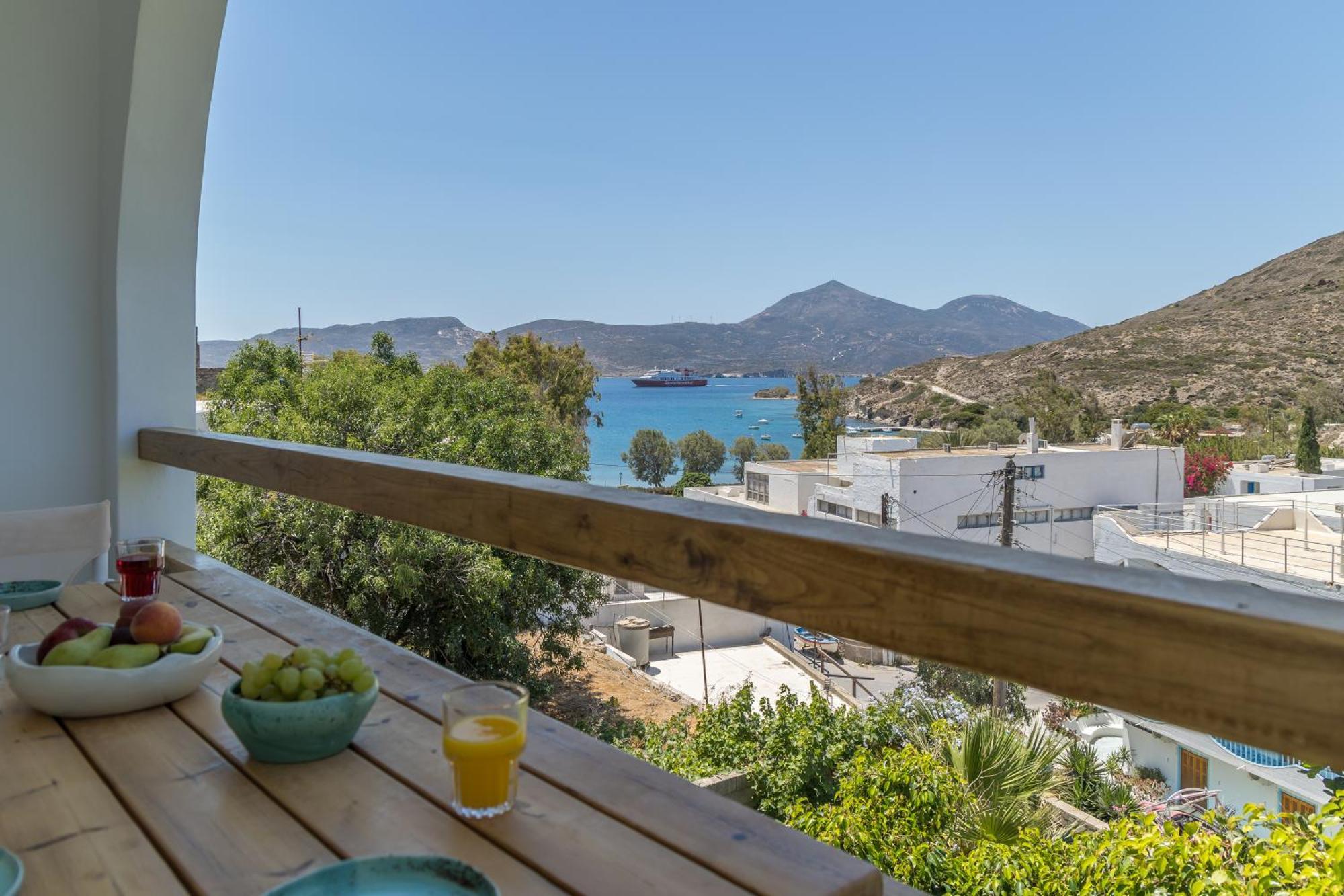 Areti'S Milos Guesthouses Adamantas  Exterior foto